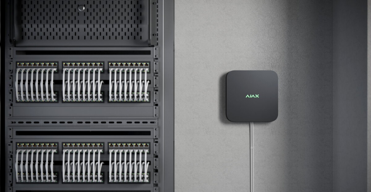 Ajax 8-channel NVR DC black – image 2